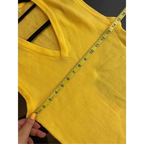 ARROW Casual Wear VNTG Yellow V-Neck Sweater Vest Women’s Size L - Picture 4 of 6